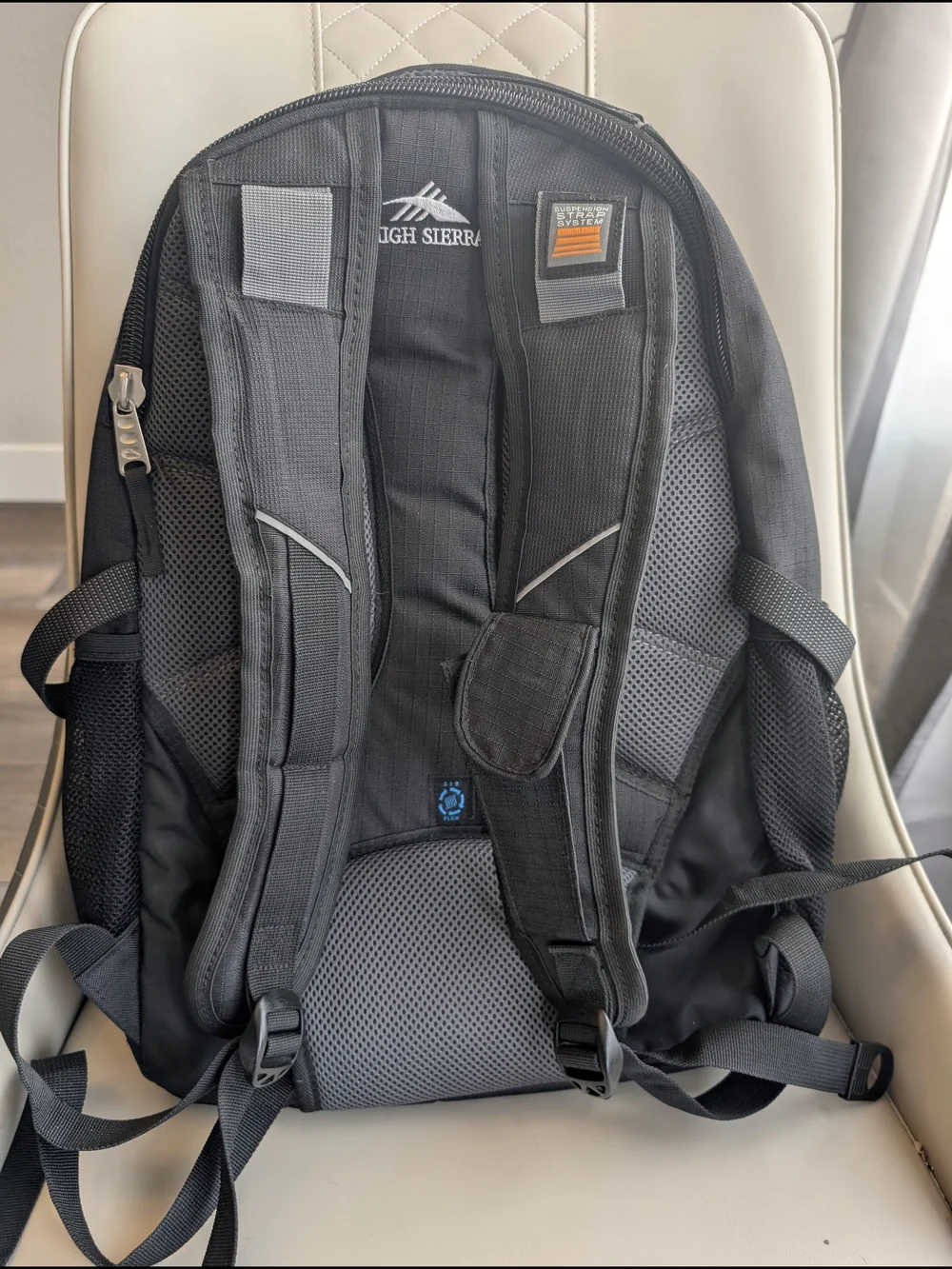 High Sierra Black Unisex Durable Everyday Laptop Backpack w/ Zip Up Pockets